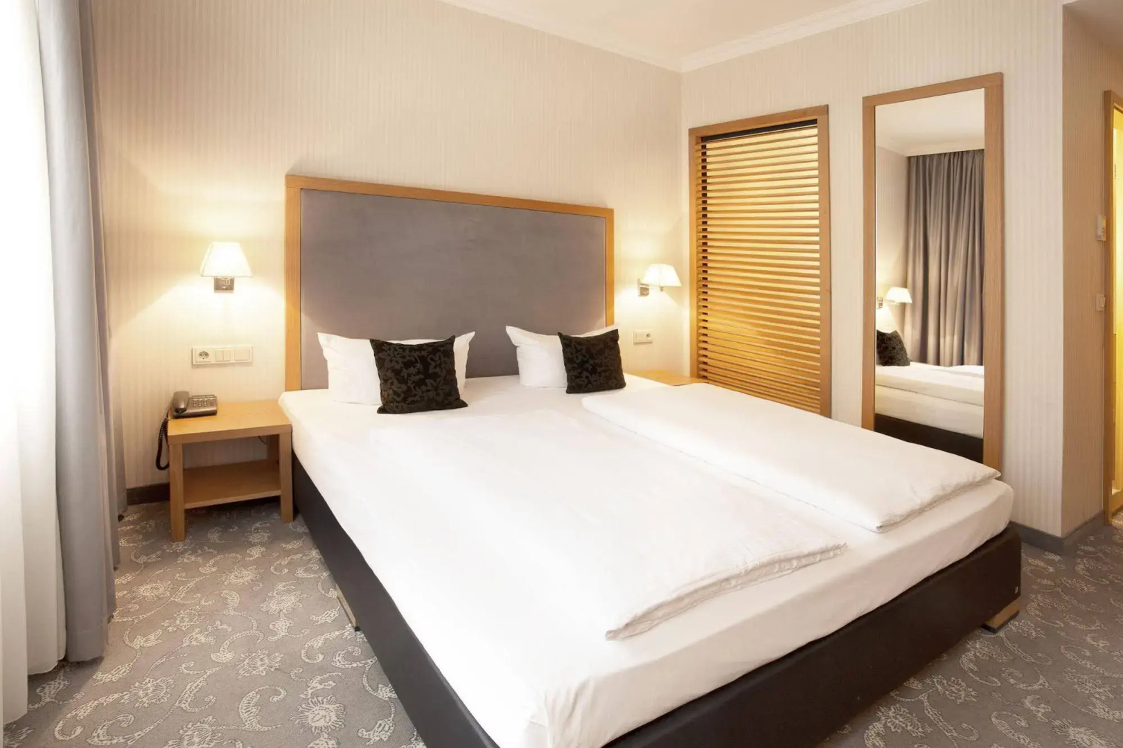 Photo - TOWNHOUSE Hotel