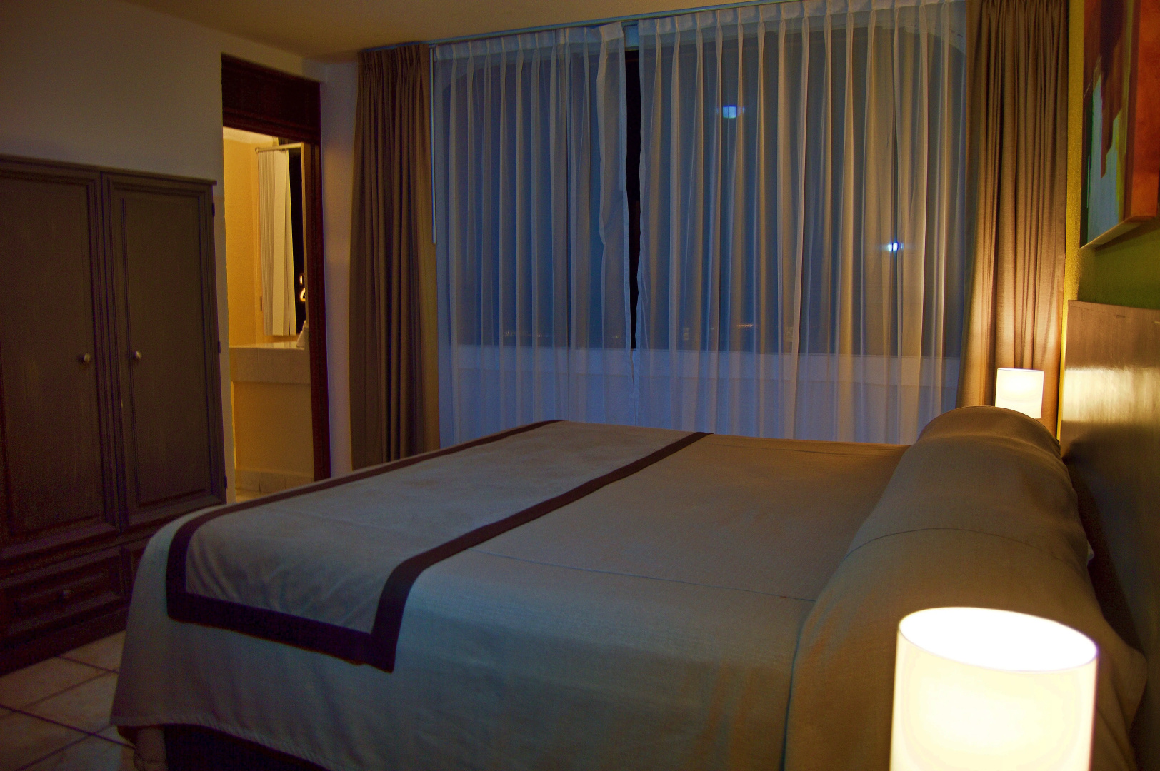 Photo - Sunrock Hotel & Suites
