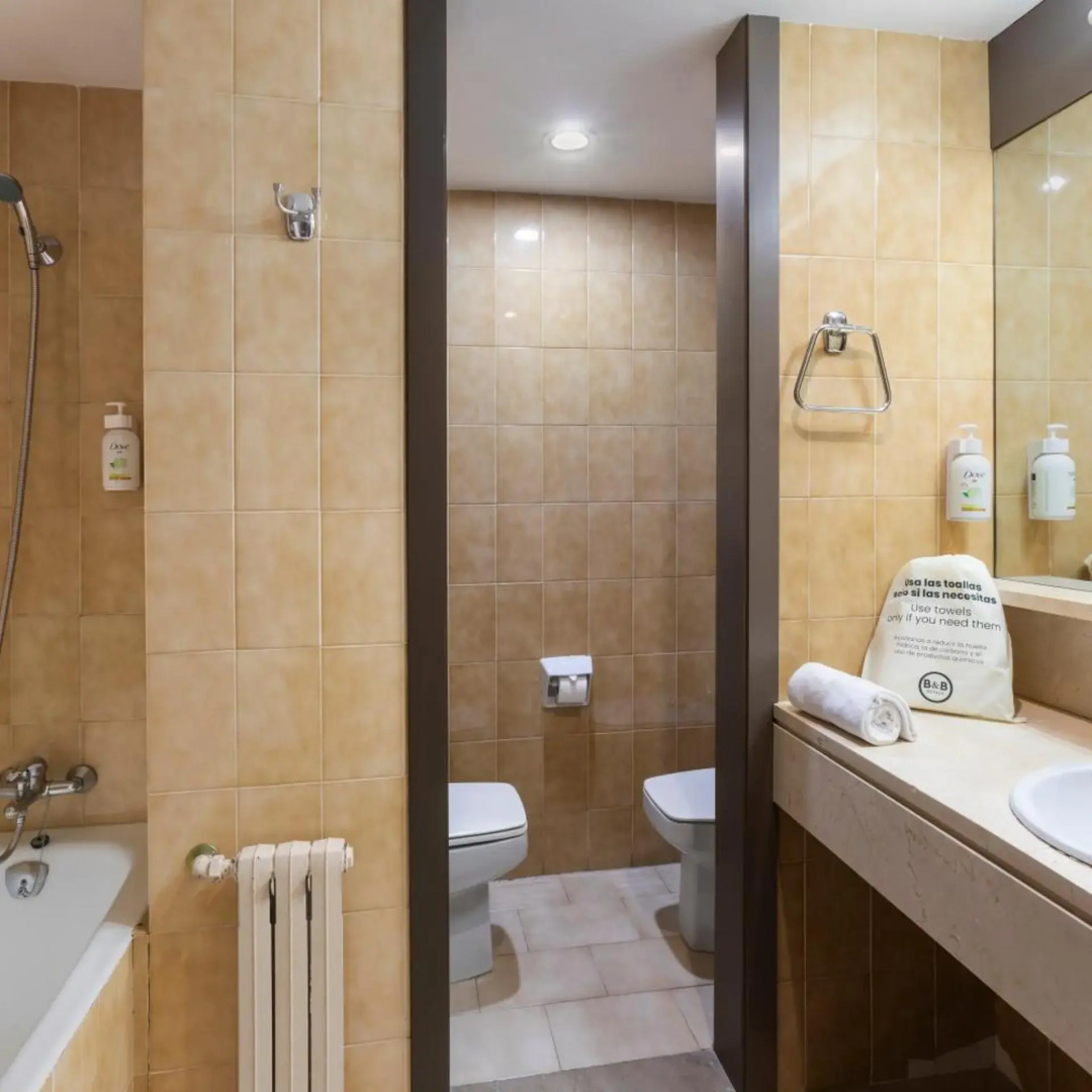Photo - B&B HOTEL Zaragoza Royal