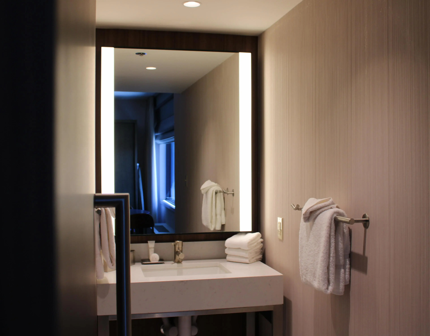 Photo - DOWNTOWN LAS VEGAS Beautiful Unit at 4 Queens Casino FREMONT