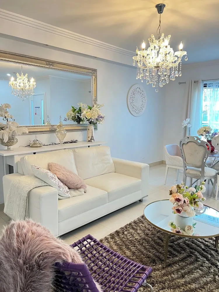 Photo - Sunny Rooms Mascot