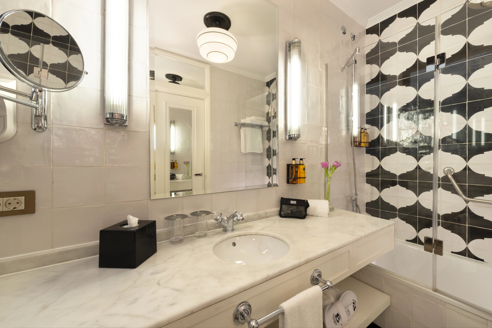 Photo - Boutique Hotel H10 Villa de la Reina