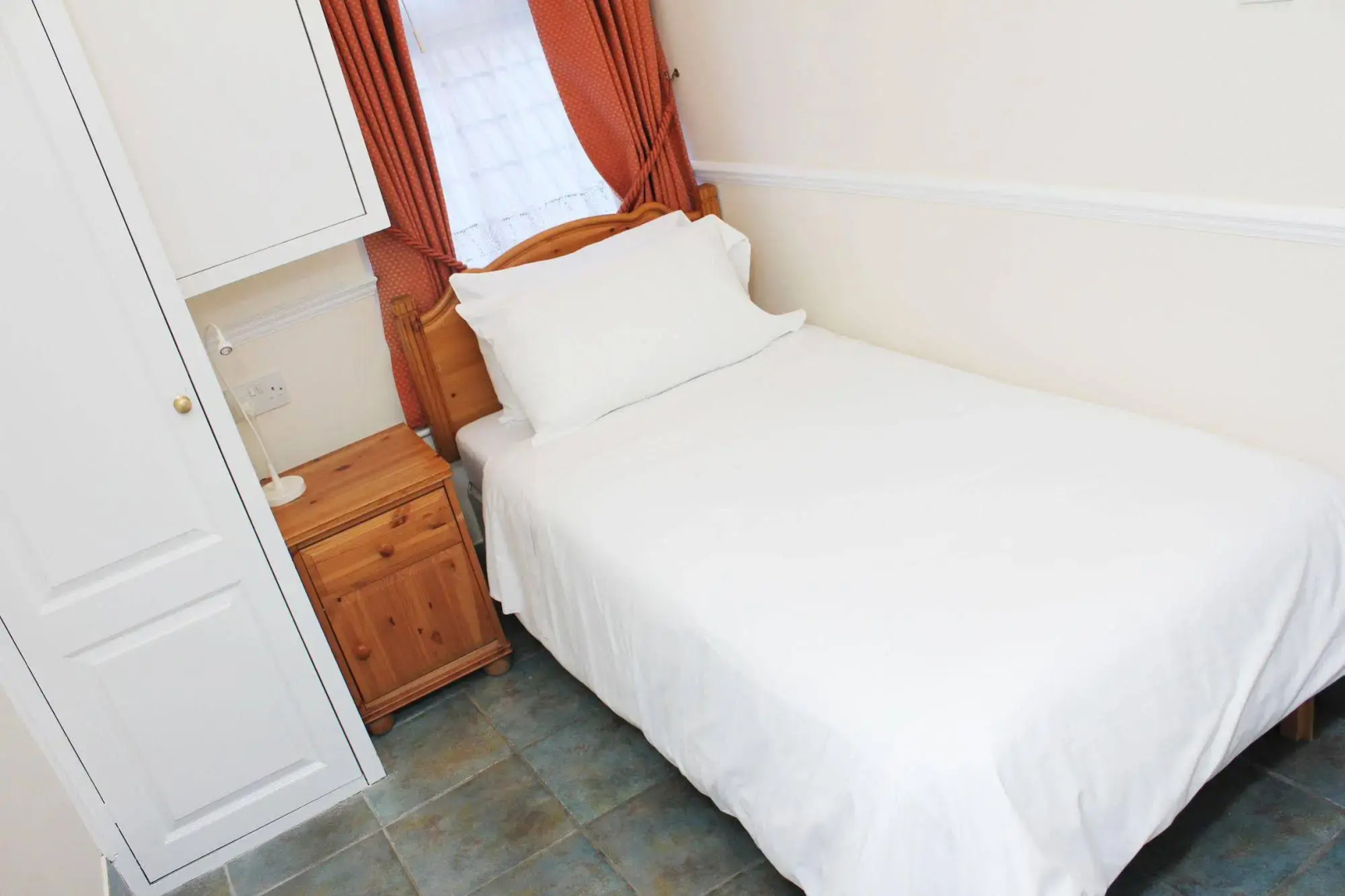 Photo - Brentwood Hotel & Apartments