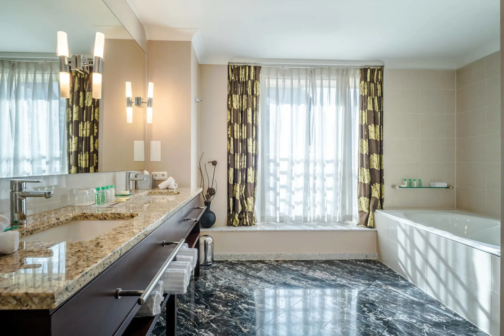 Photo - Renaissance Brussels Hotel