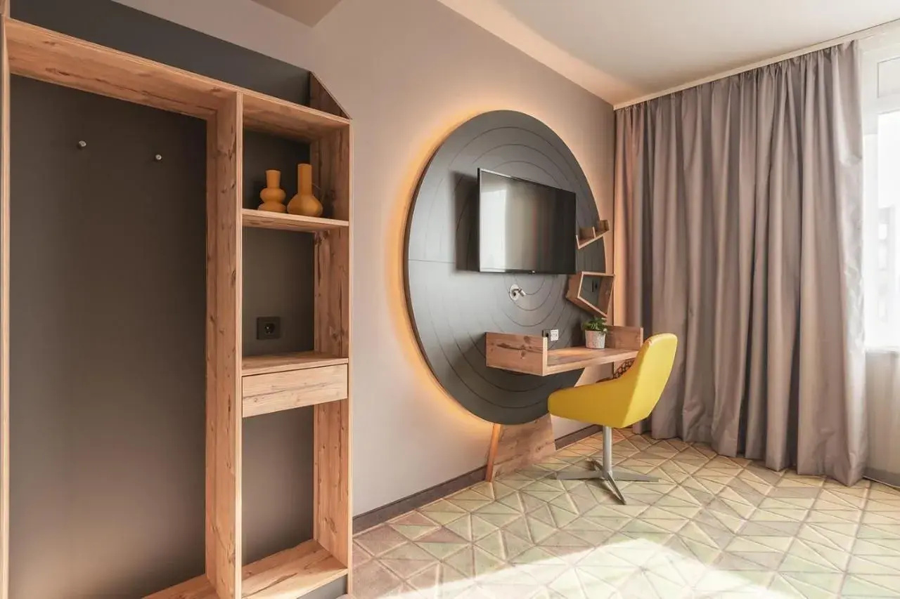 Photo - Holiday Inn – the niu, Mill Cologne Mülheim by IHG