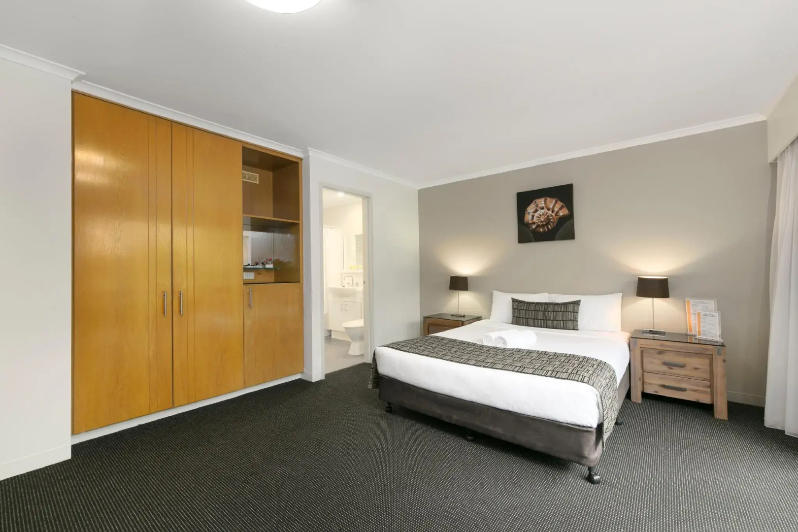 Photo - Mt Ommaney Hotel Apartments