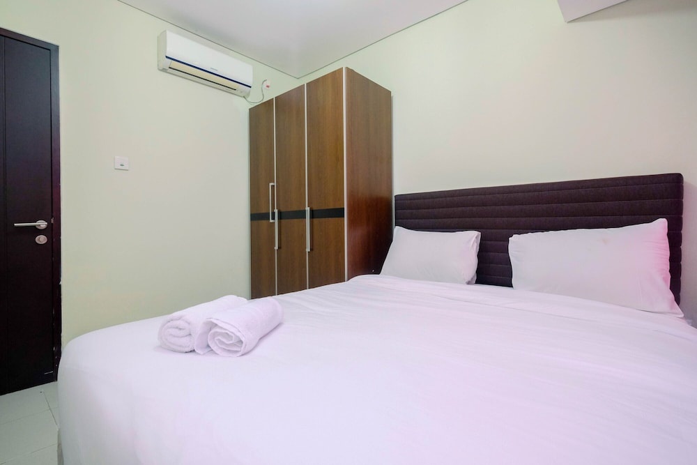 Elegant Nifarro Park 2BR Apartment with Best View
