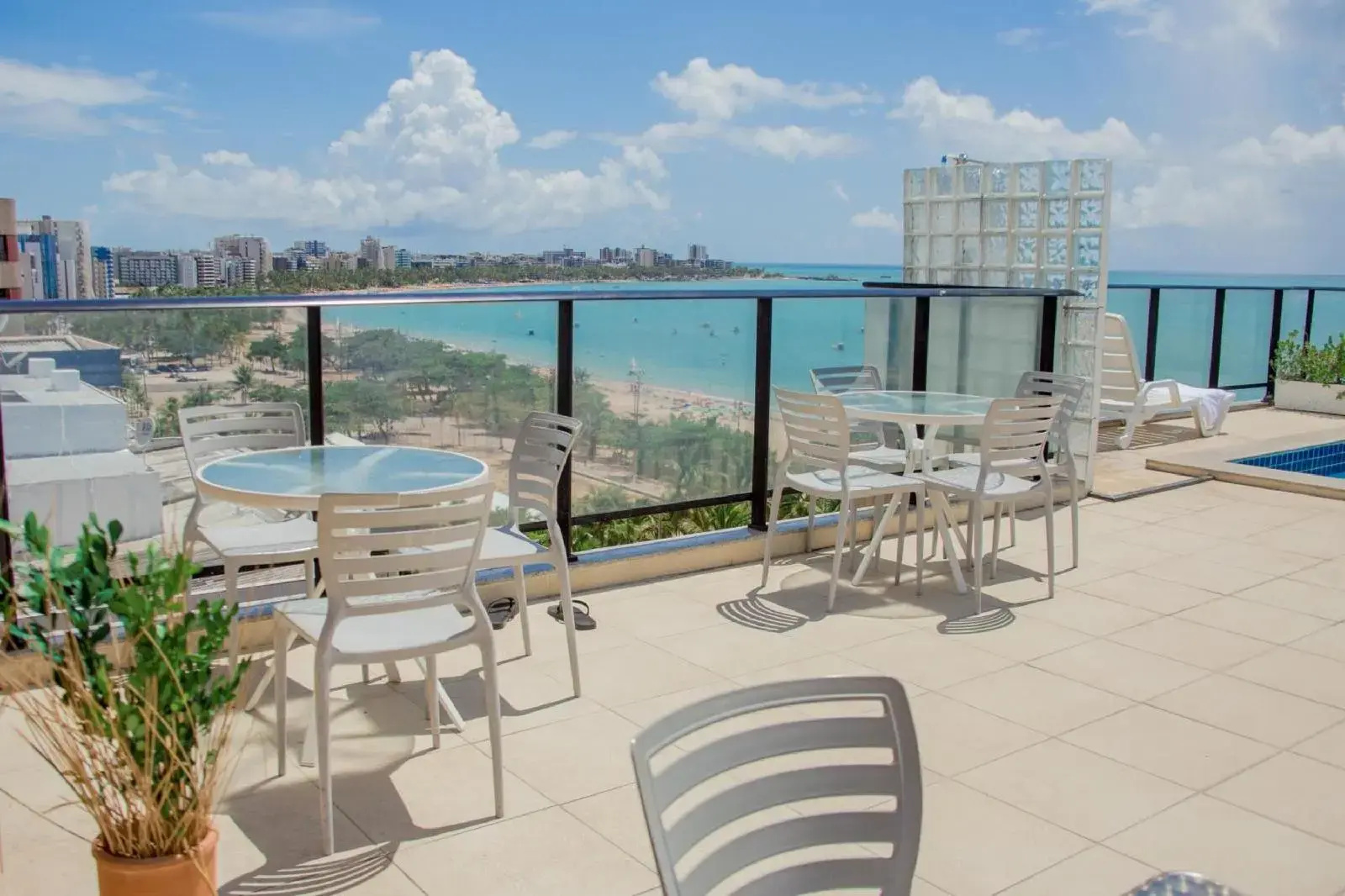 Photo - Vistamar Hotel