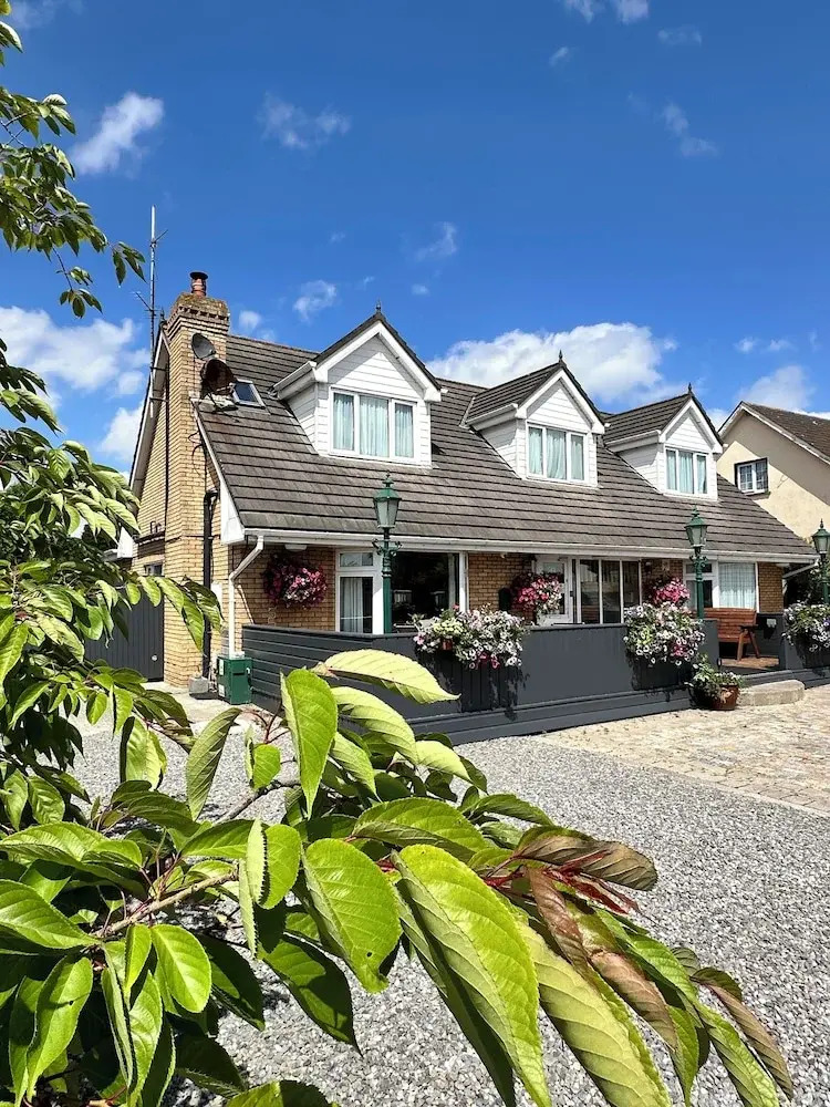 Photo - Malahide Guest Rooms