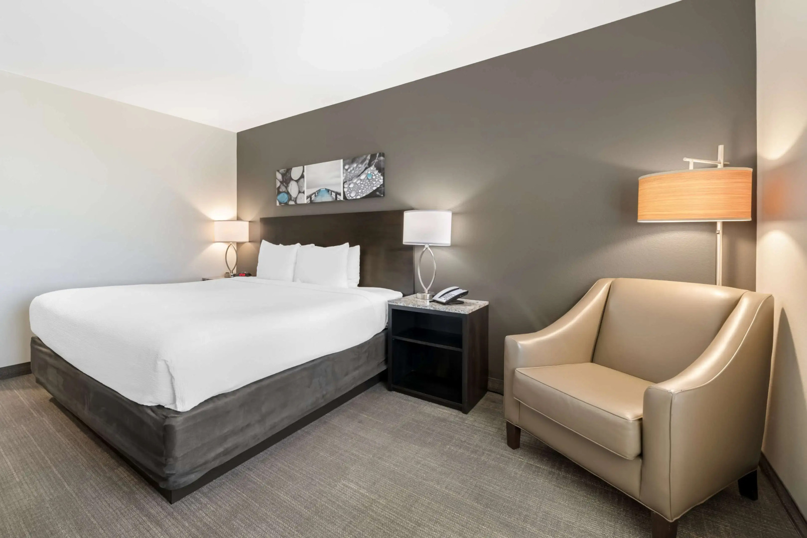 Photo - Magnolia Pointe; BW Signature Collection