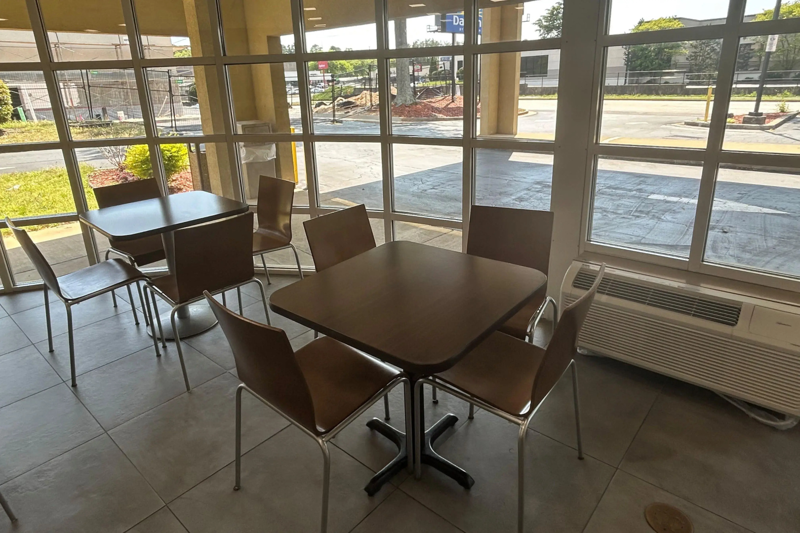 Foto - Days Inn by Wyndham Atlanta Stone Mountain