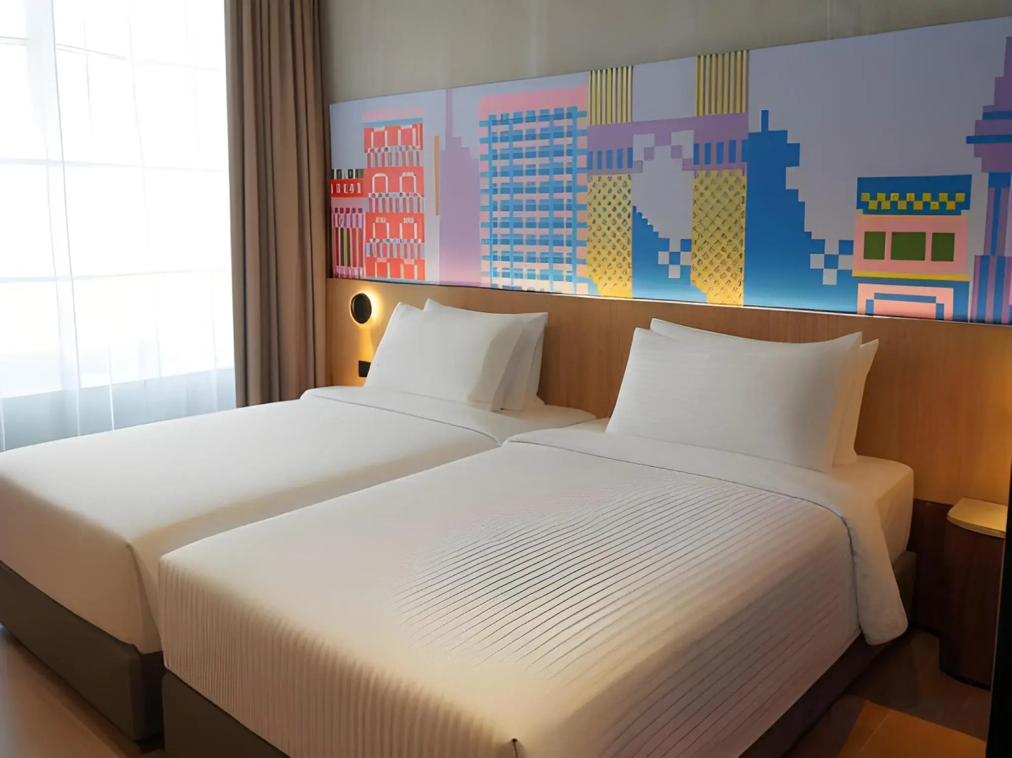 Photo - The Graph Hotel