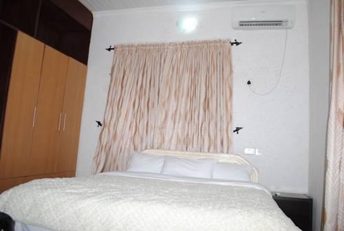 Figlos Hotel And Suites