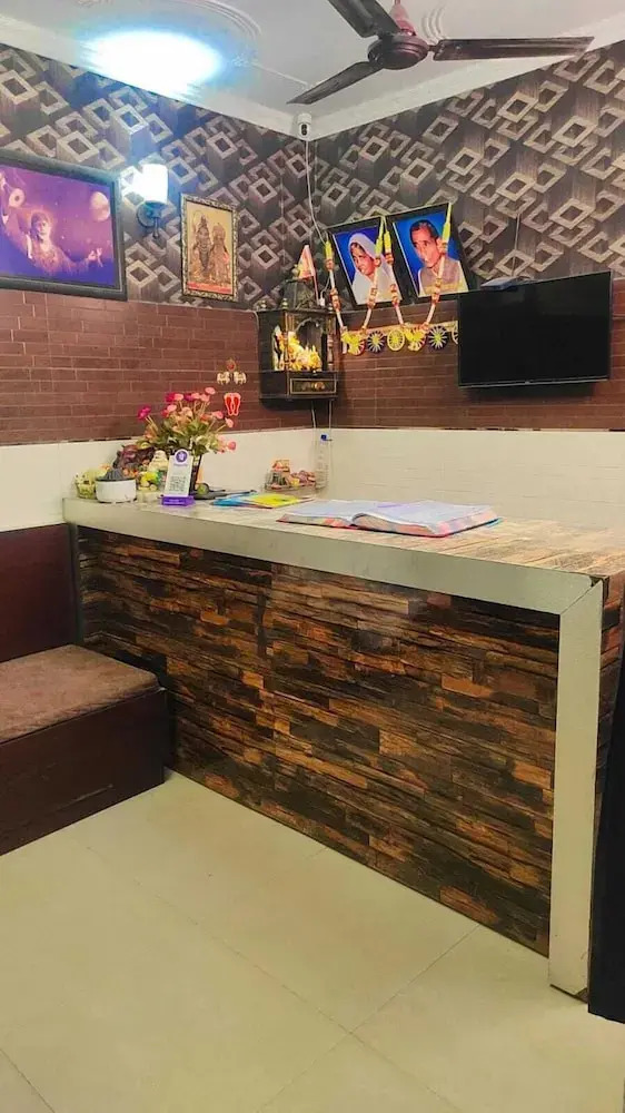 Foto - Shri Sai Guest House - Opp Azadpur Main Mandi I Couple Friendly I Metro Access