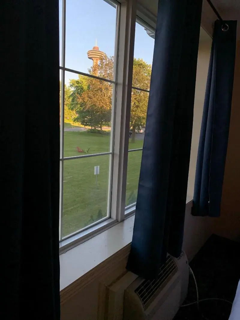 Foto - Falls Lodge & Suites