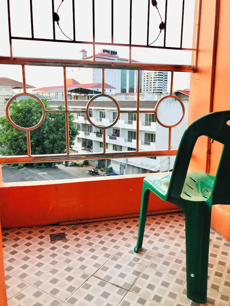 Photo - Royal Star Suites pattaya