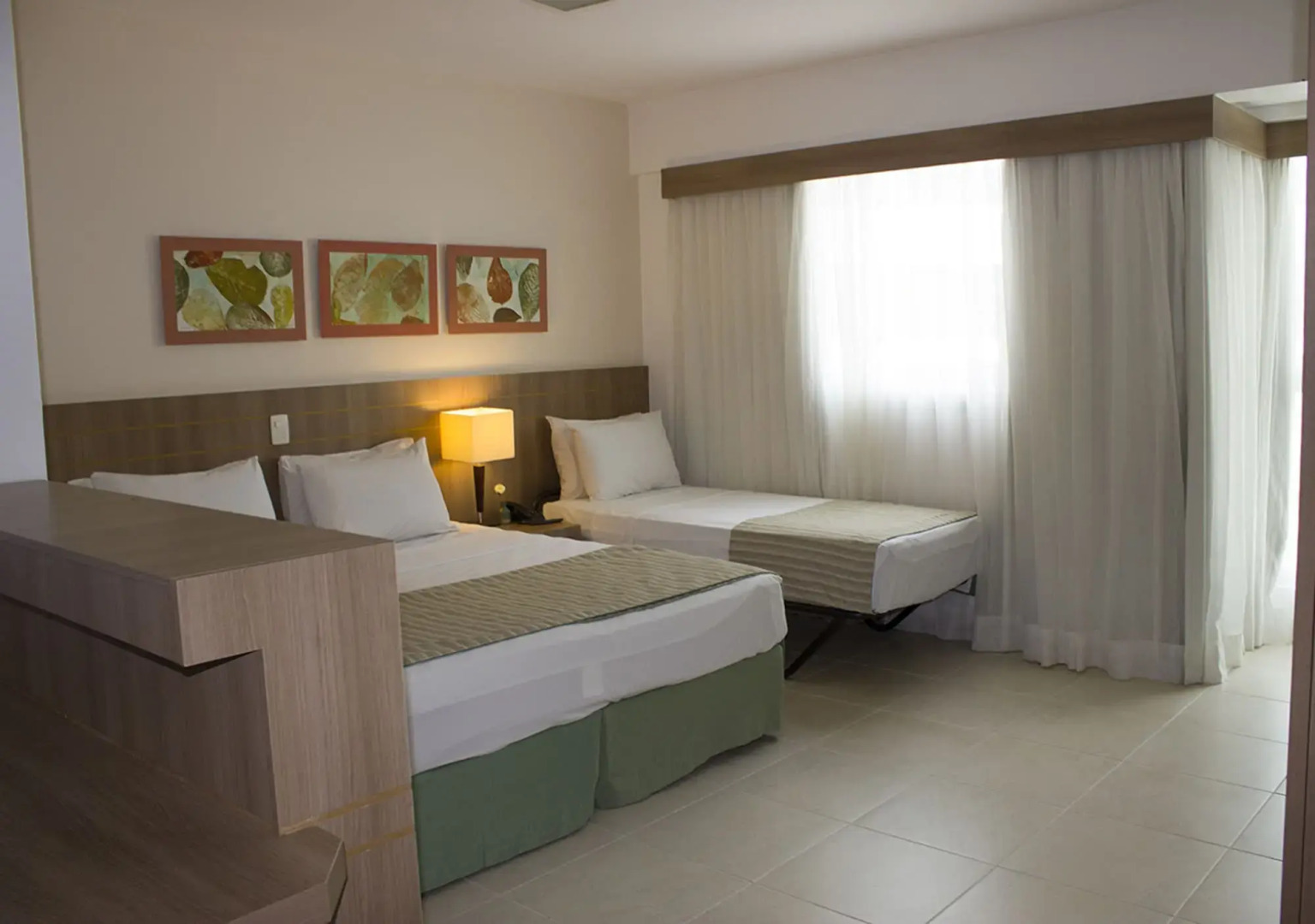 Photo - Saint Moritz Hplus Express