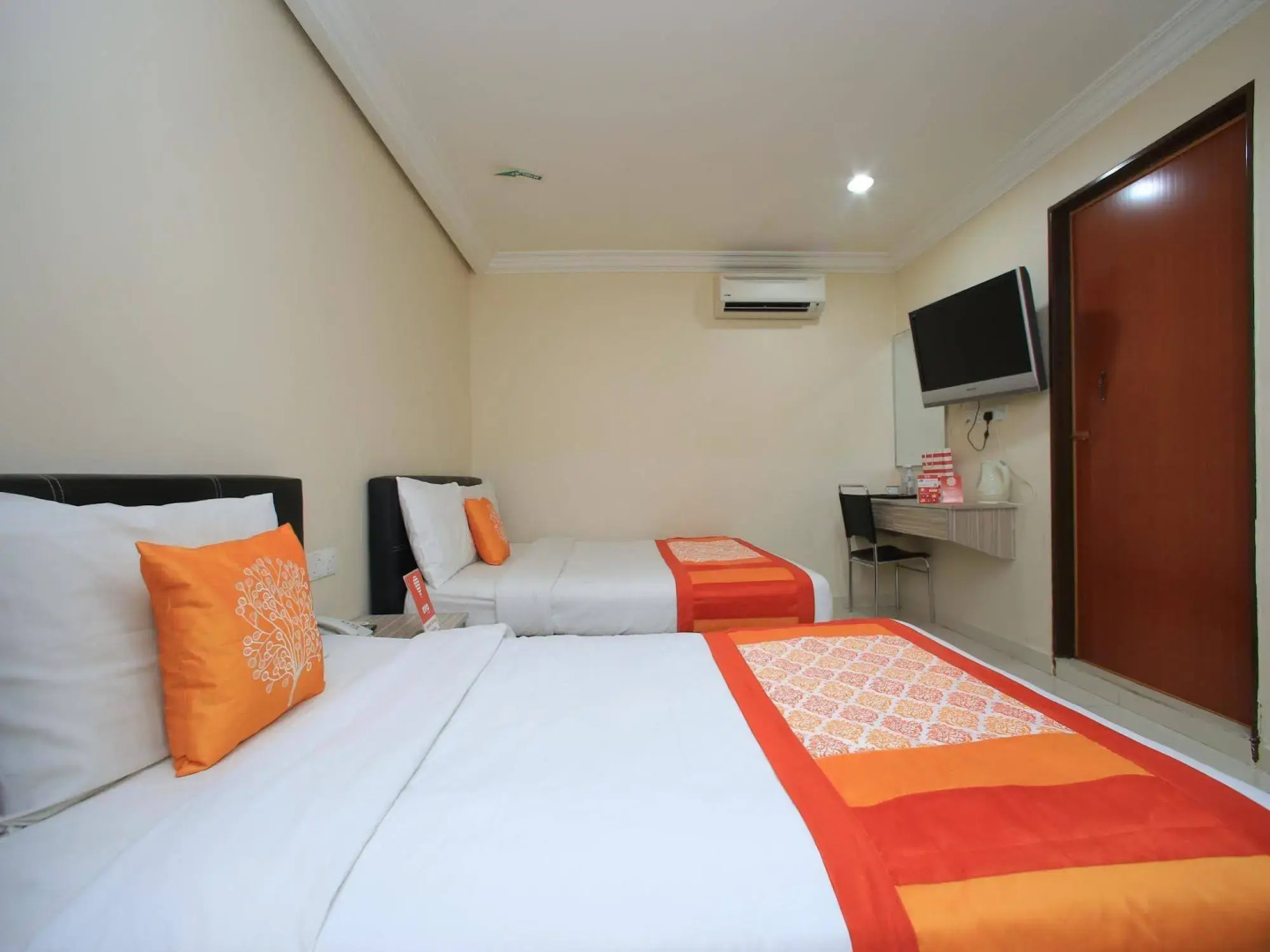 Photo - Safari Hotel