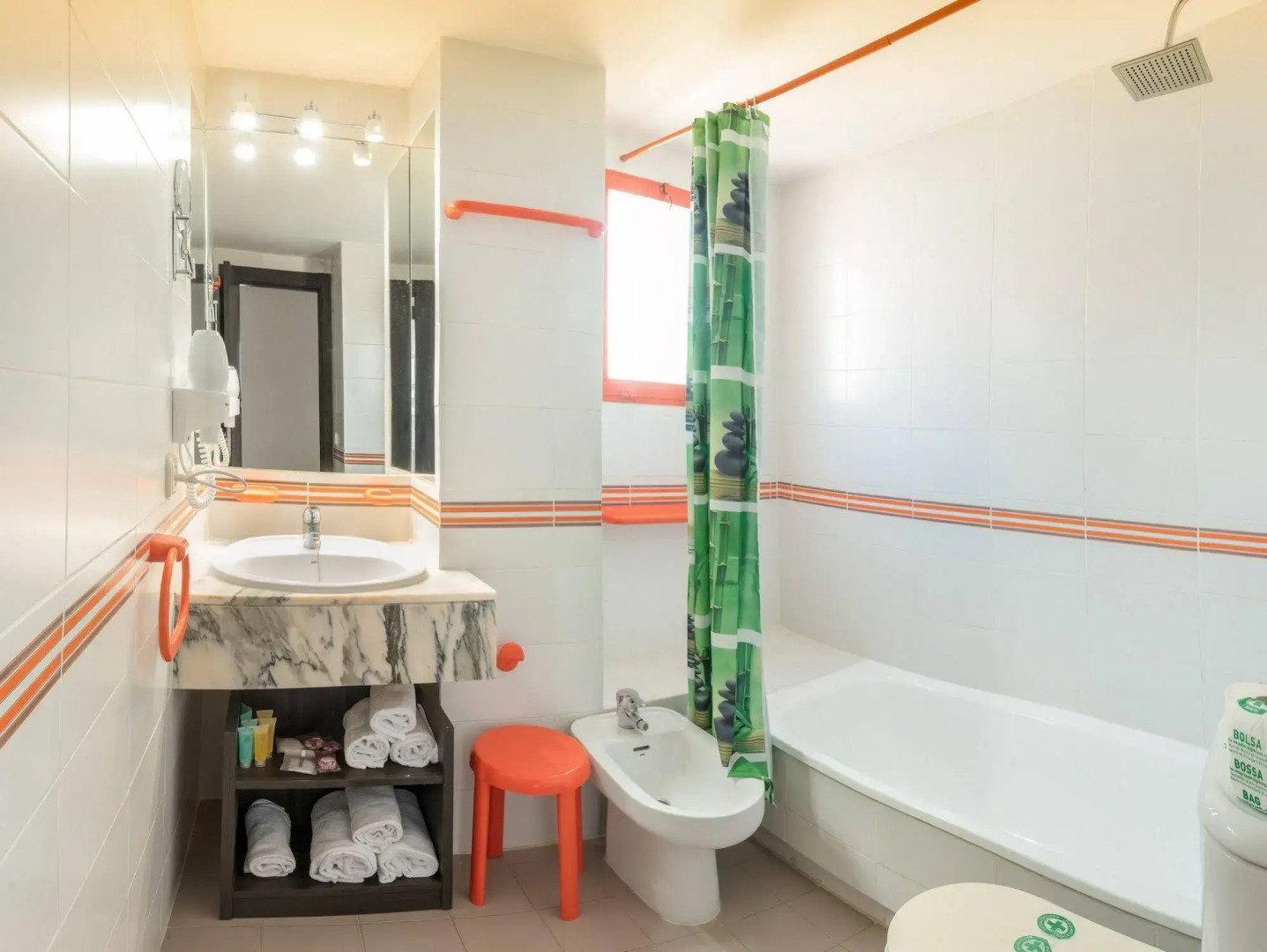 Photo - Magic Tropical Splash