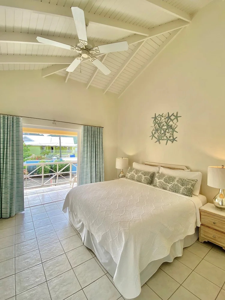Bay View #2 2 Bedroom Townhouse by RedAwning