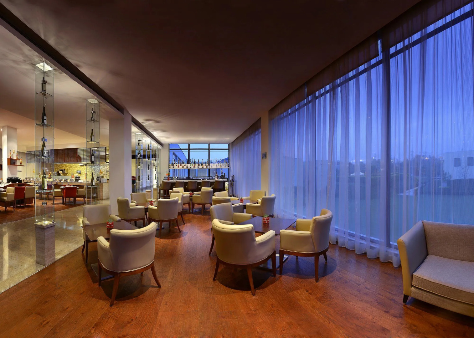 Foto - Four Points by Sheraton New Delhi, Airport Highway