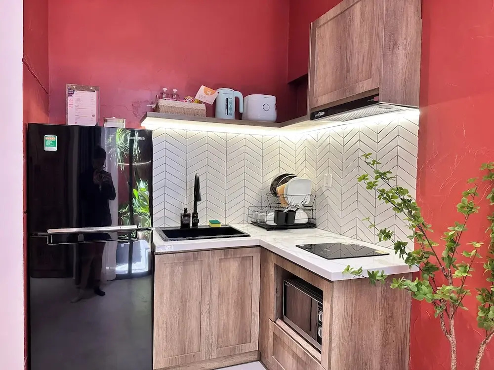 Photo - Kin Wander Tân Phong, The Moonage