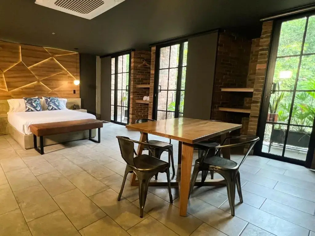 Photo - Los Patios Cool Living
