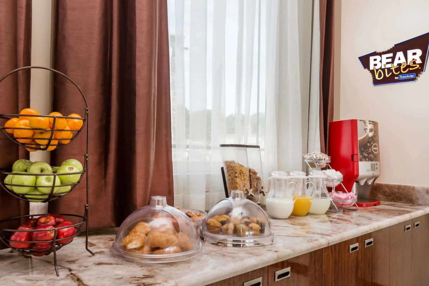 Photo - Travelodge Inn & Suites by Wyndham Bell Los Angeles Area