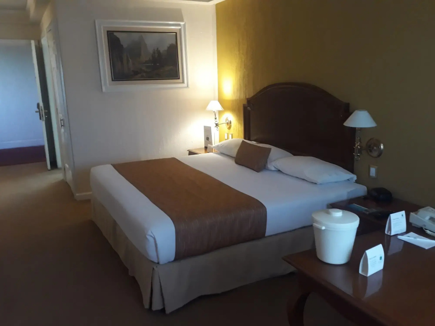 Photo - Country Plaza