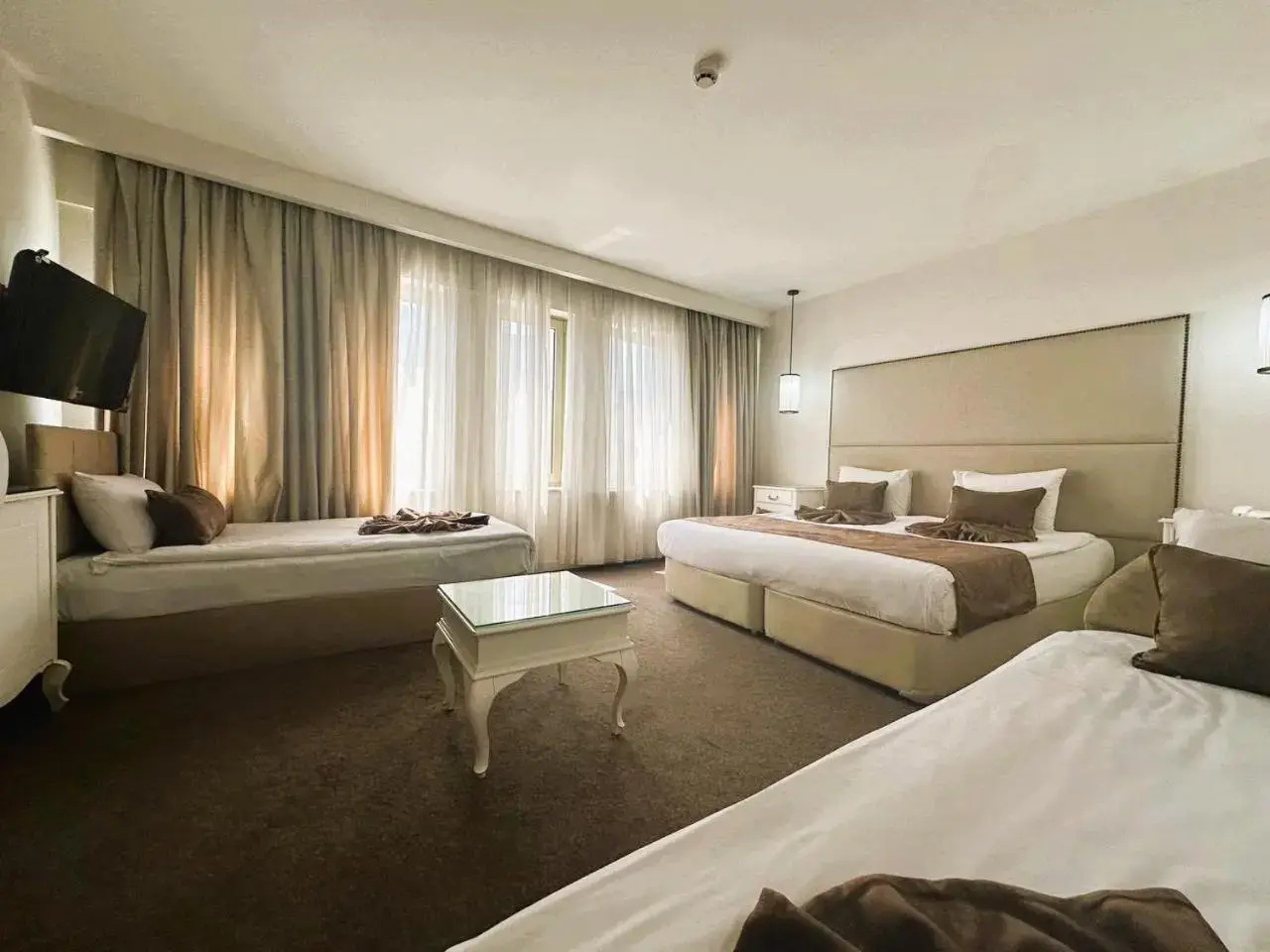 Photo - Taximtown Hotel