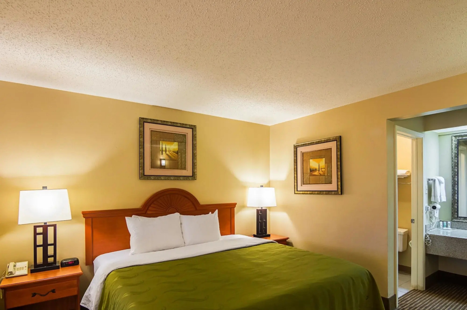 Photo - Quality Inn & Suites Garland - East Dallas