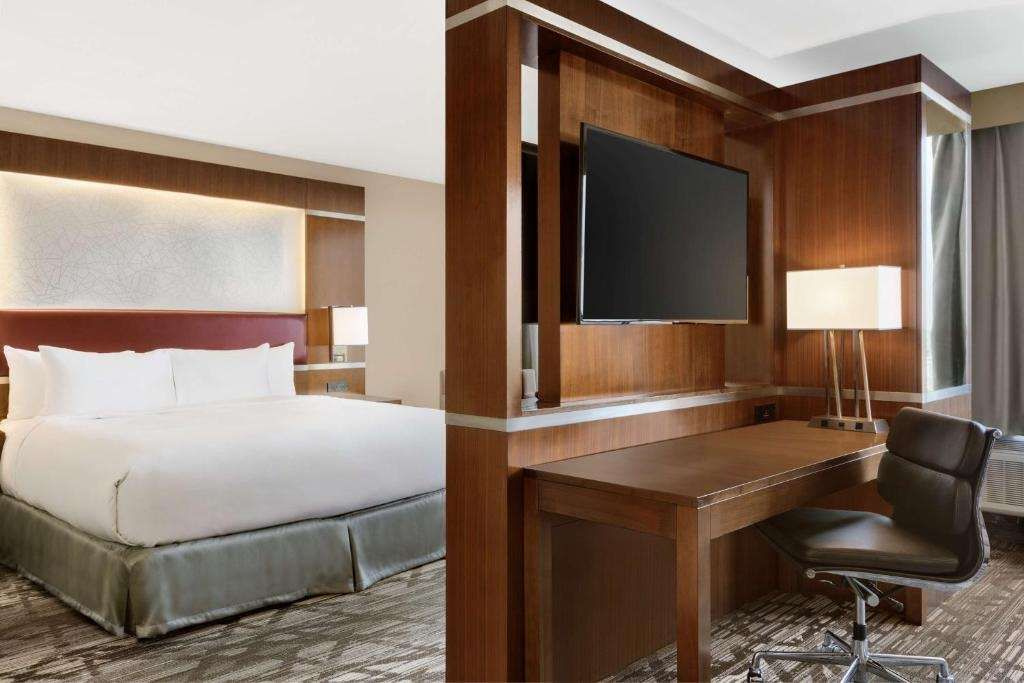 Photo - Doubletree by Hilton Toronto Airport, ON