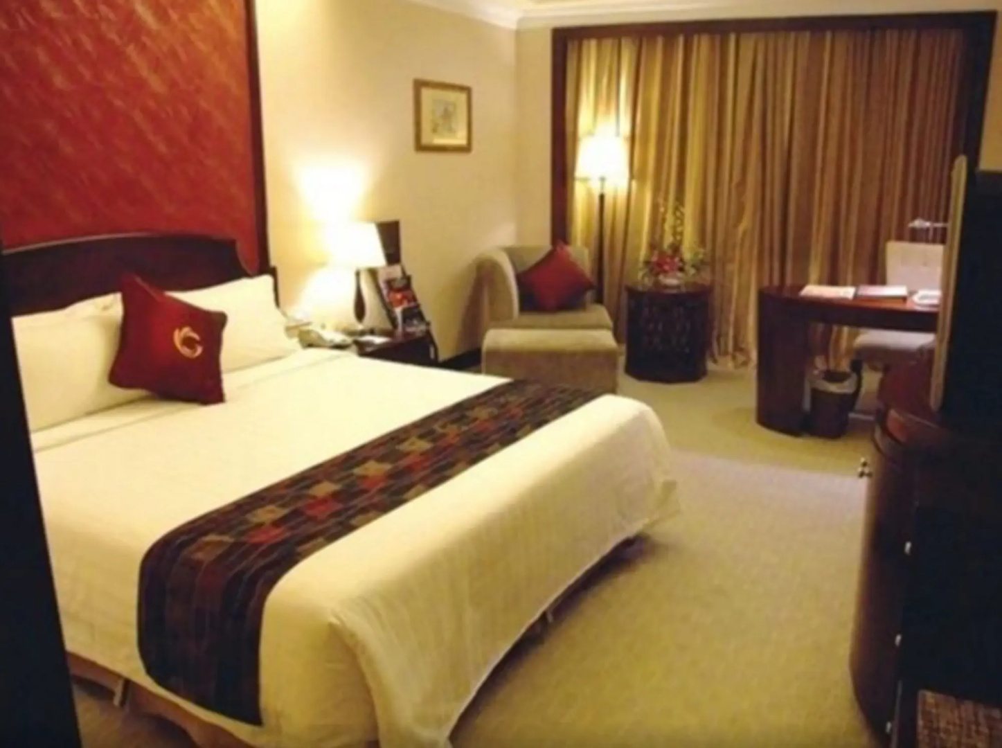Photo - Royal Marina Plaza