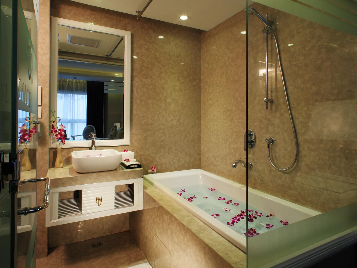 Photo - Golden Silk Boutique Hotel