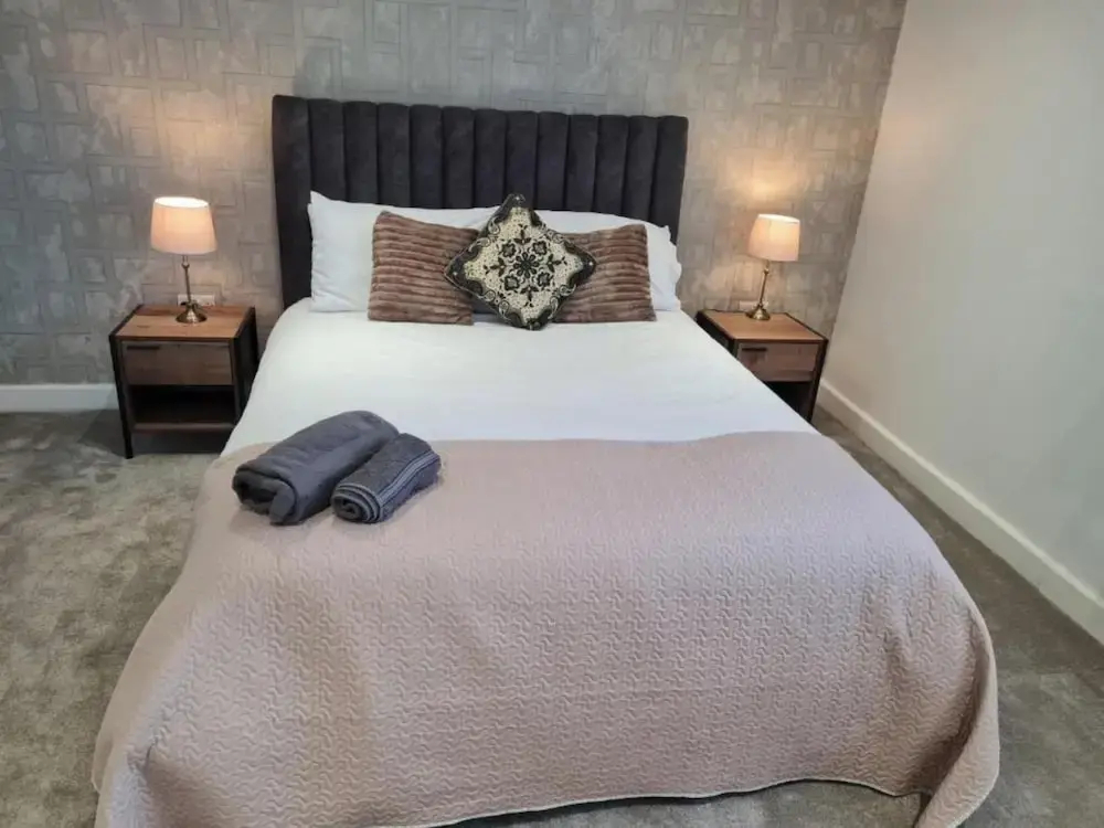 Foto - Modern Guest Room in West Midlands with Private Entrance