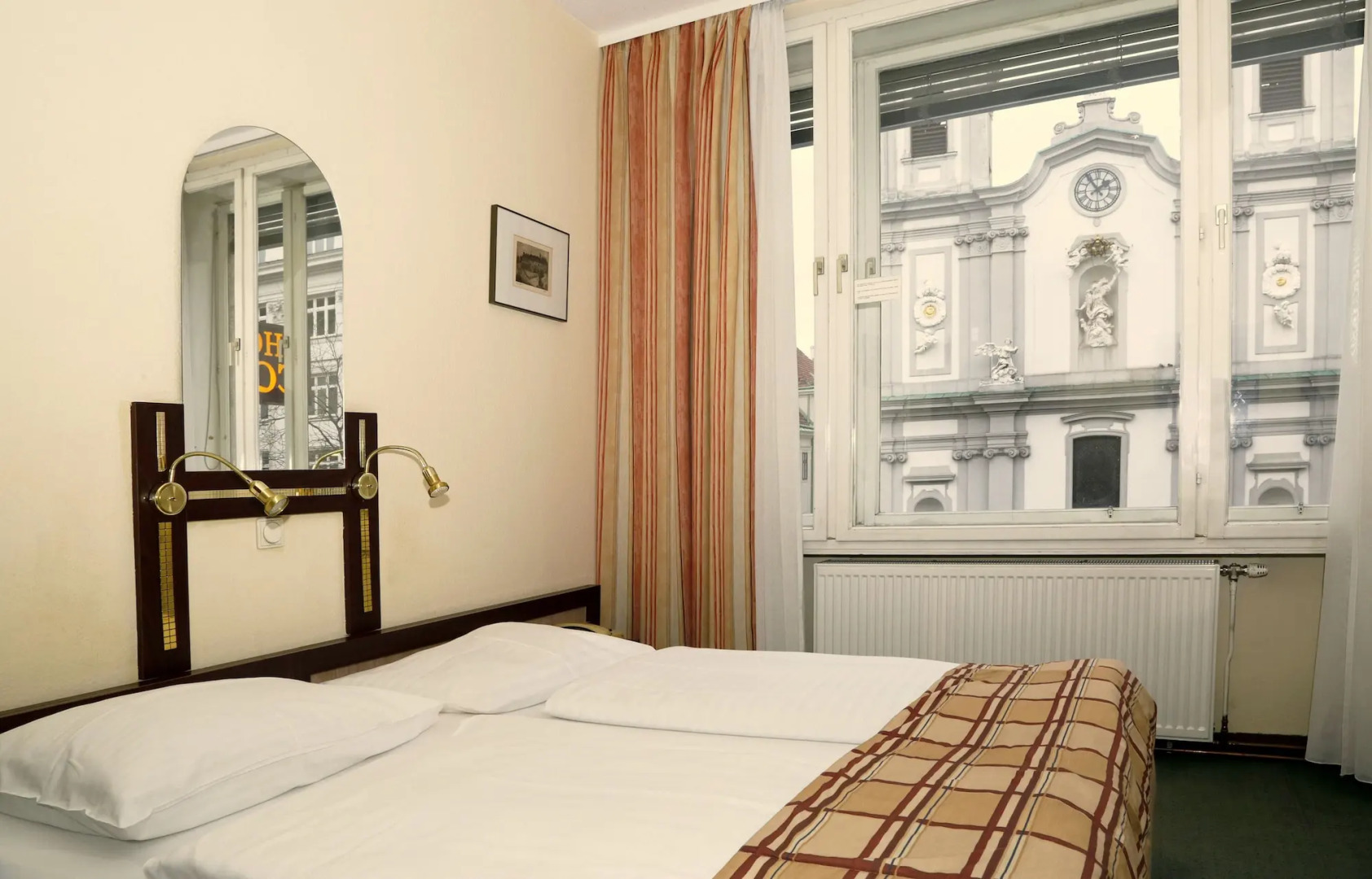 Photo - Continental Hotel-Pension