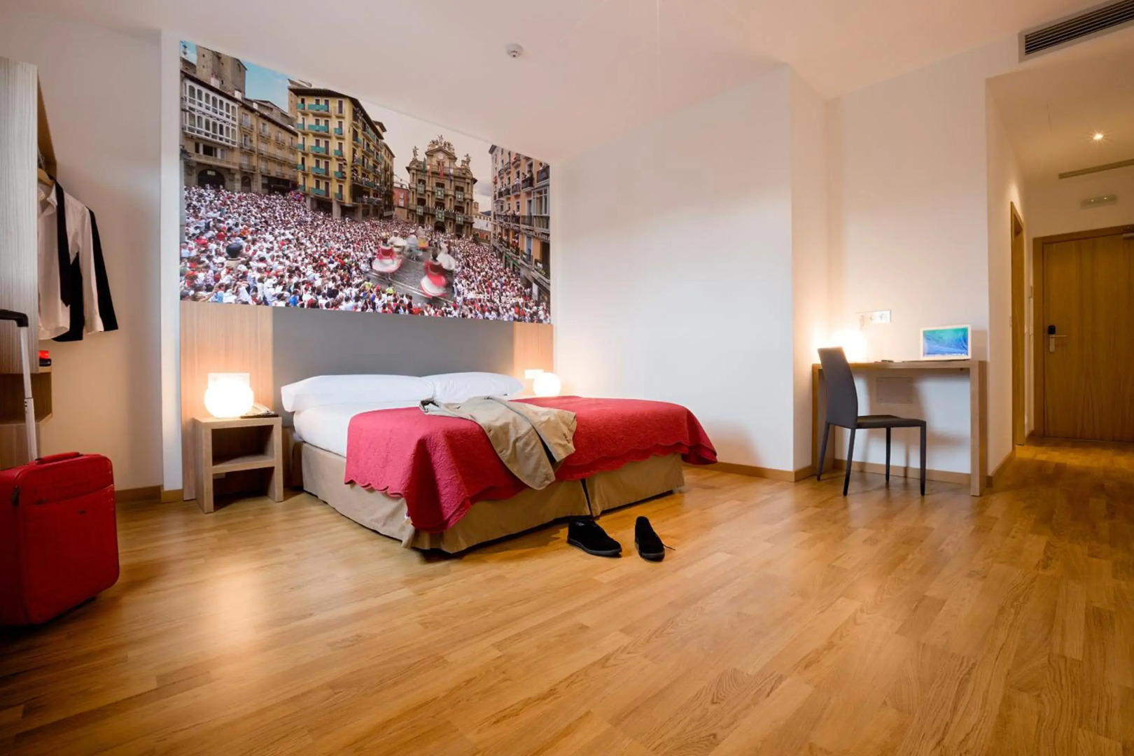 Photo - IRAIPE Pamplona Hostal Auto Check-in
