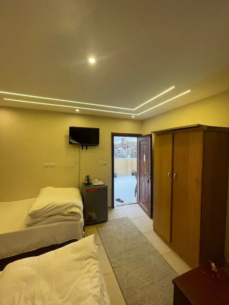 Photo - Sami pyramids inn positive energy