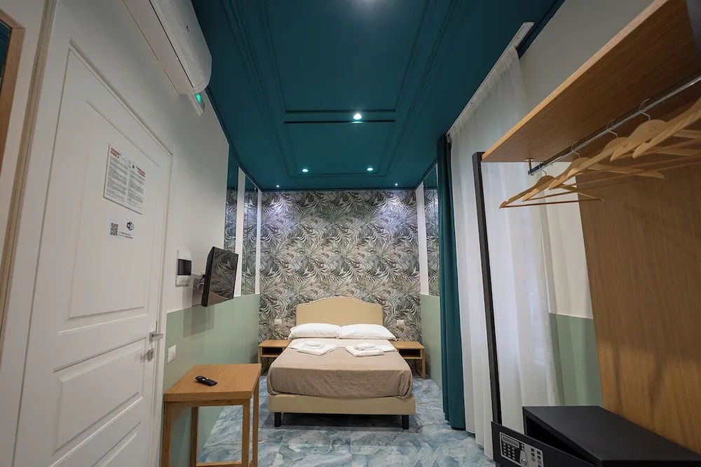 Photo - GreRos H. Rooms Napoli Centro by Clapa Group Dislocated Hospitality