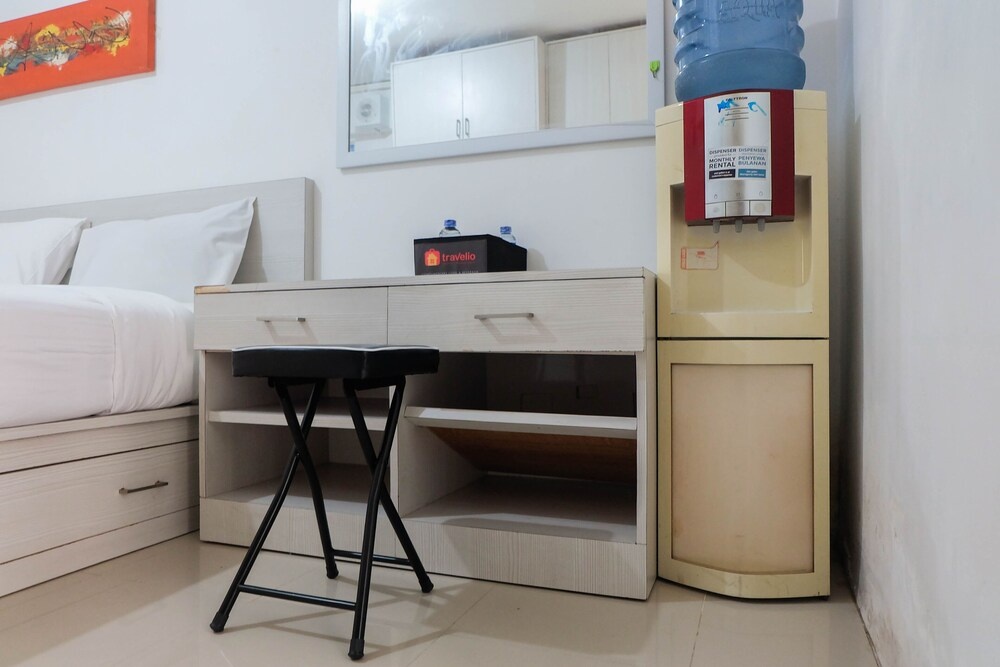 Tidy Studio Apartment at Bassura City near Shopping Mall