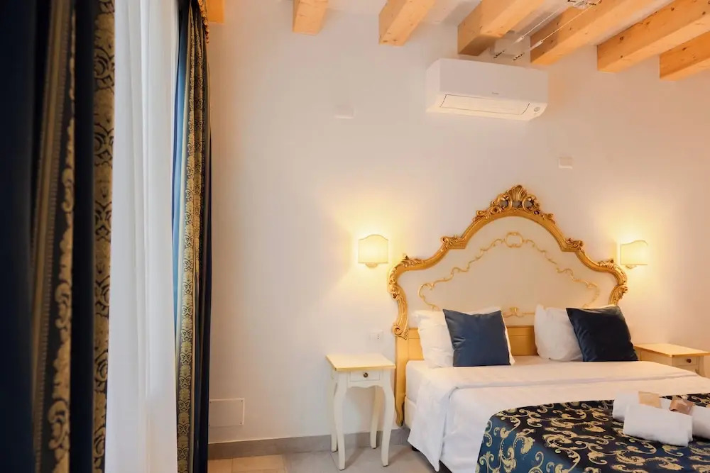 Photo - Venice Rooms
