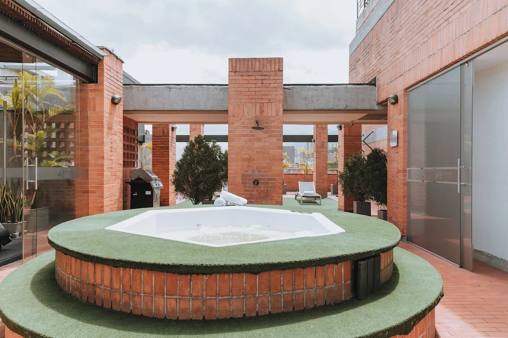 Photo - Travelers Orange Suites