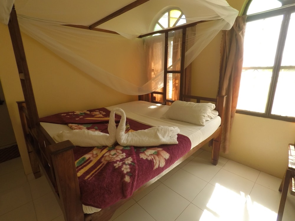 Photo - Garden Lodge