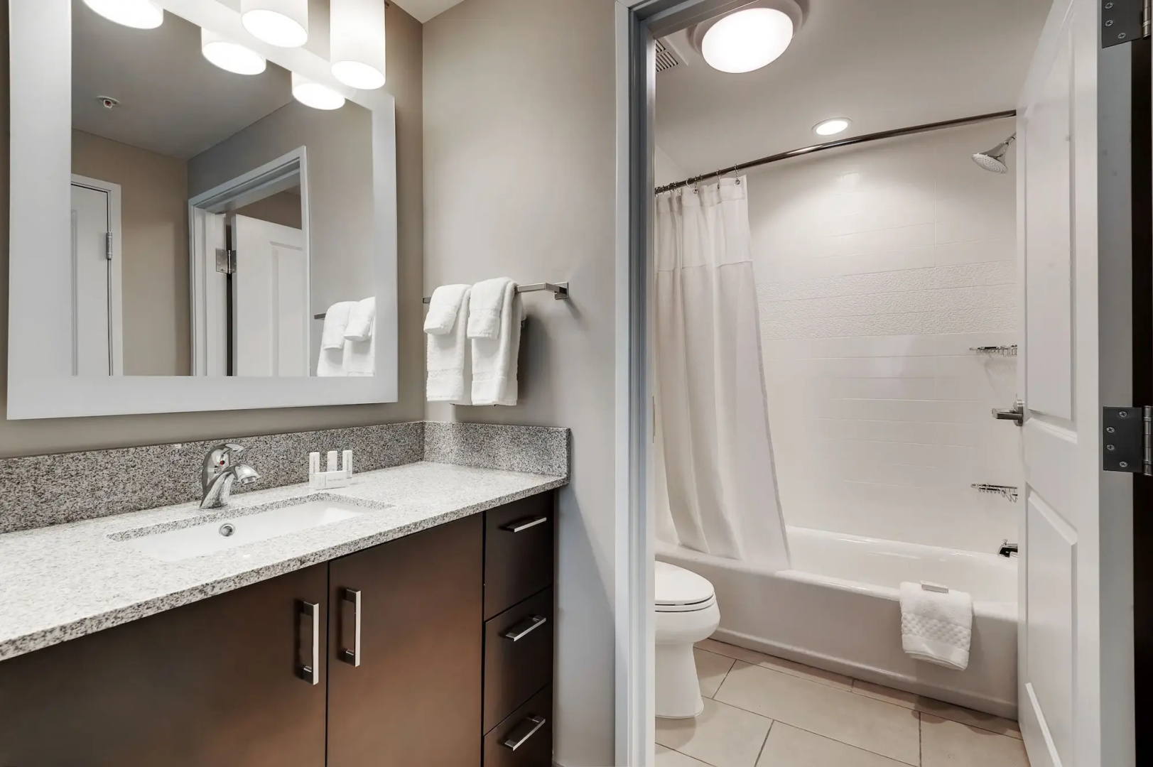 Photo - Fairfield Inn & Suites by Marriott Chicago Schaumburg