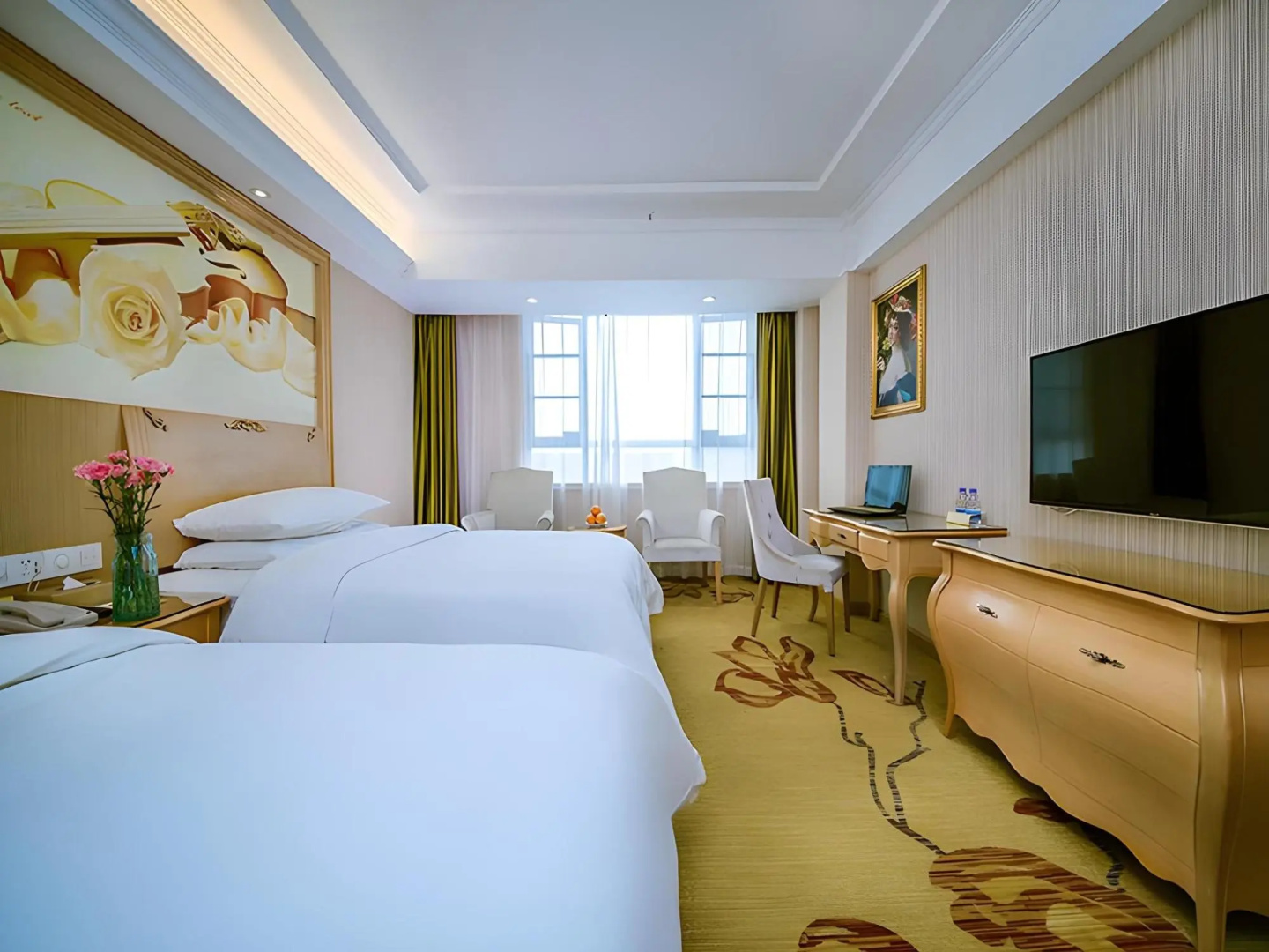 Vienna Hotel (Xiantao Huanggong)