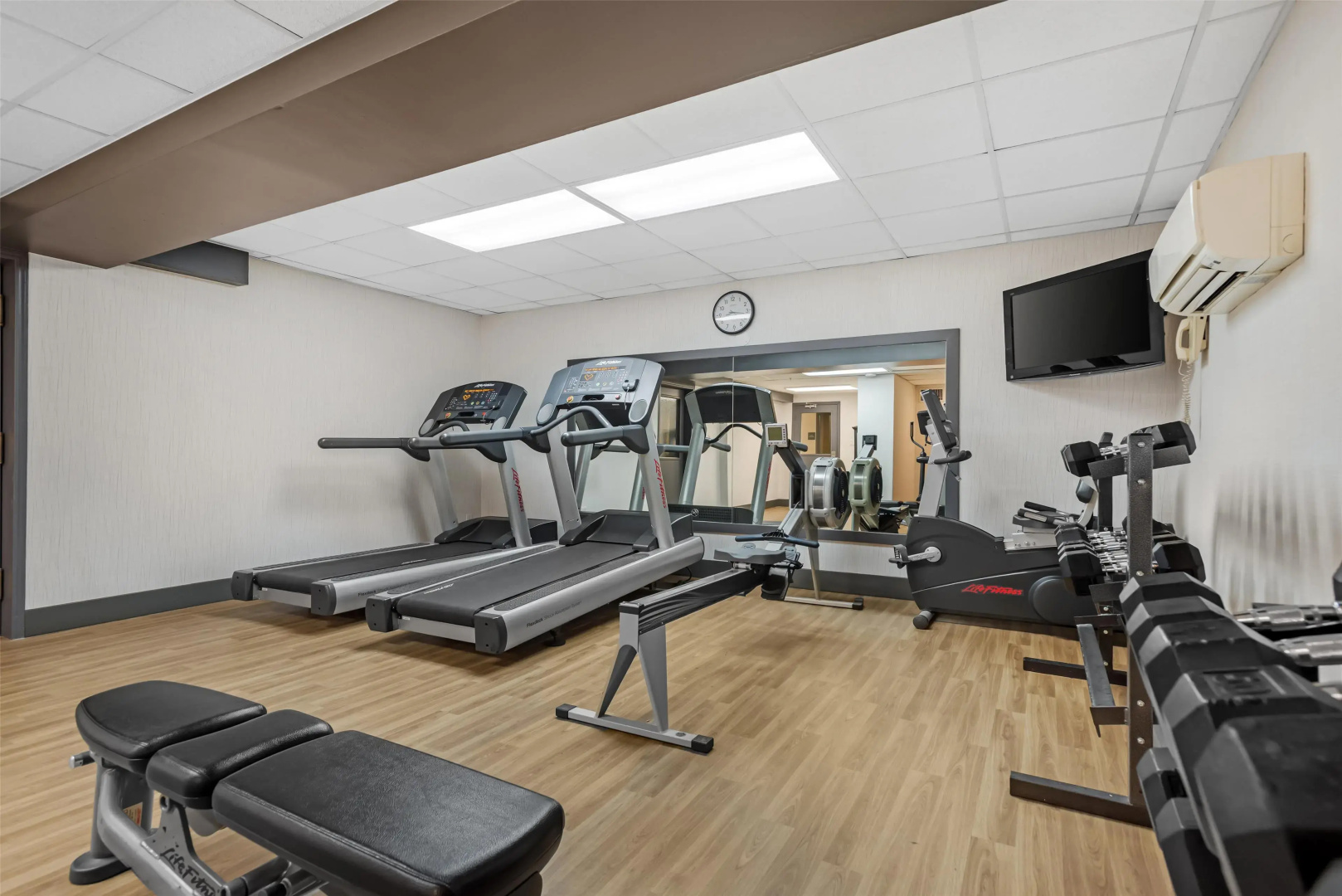 Photo - Best Western Plus Suites Downtown