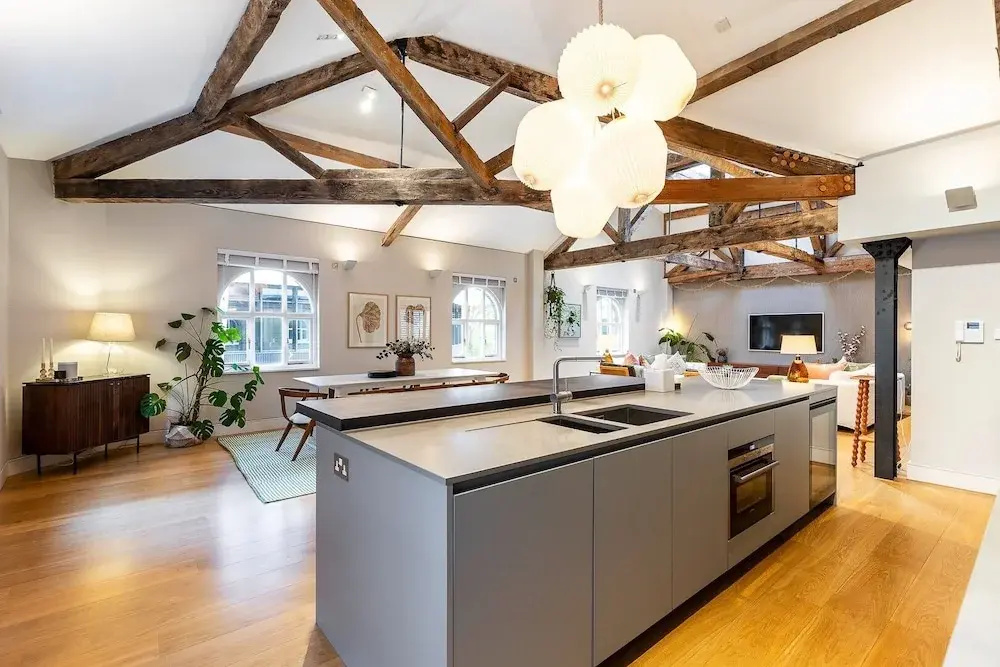 Foto - Pepys House: A Modern Touch of History