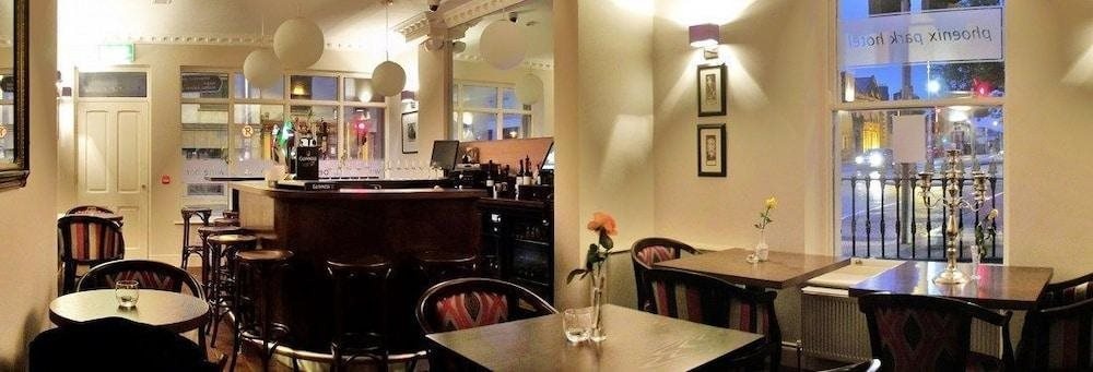 Photo - Phoenix Park Hotel