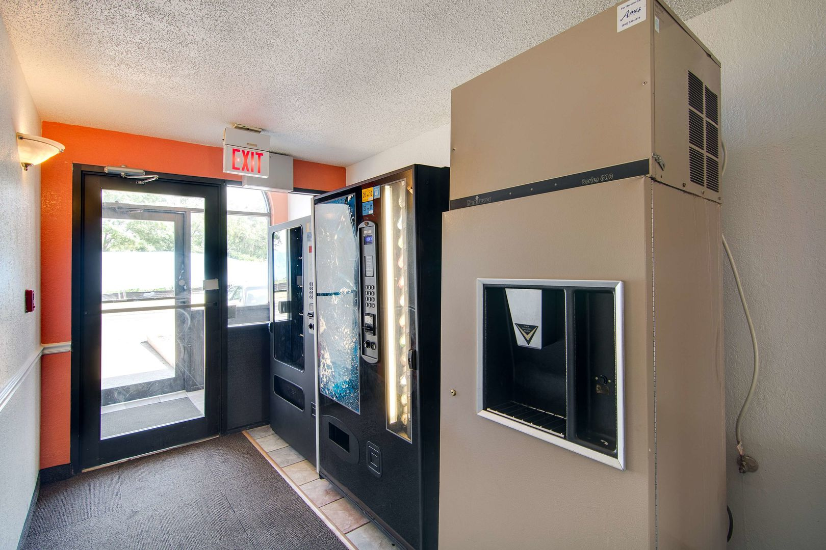 Photo - Motel 6-Waukegan, IL