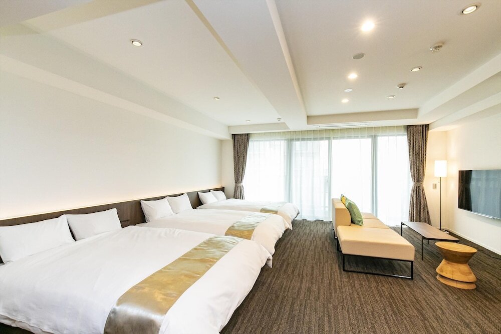 Photo - Minn Asakusa